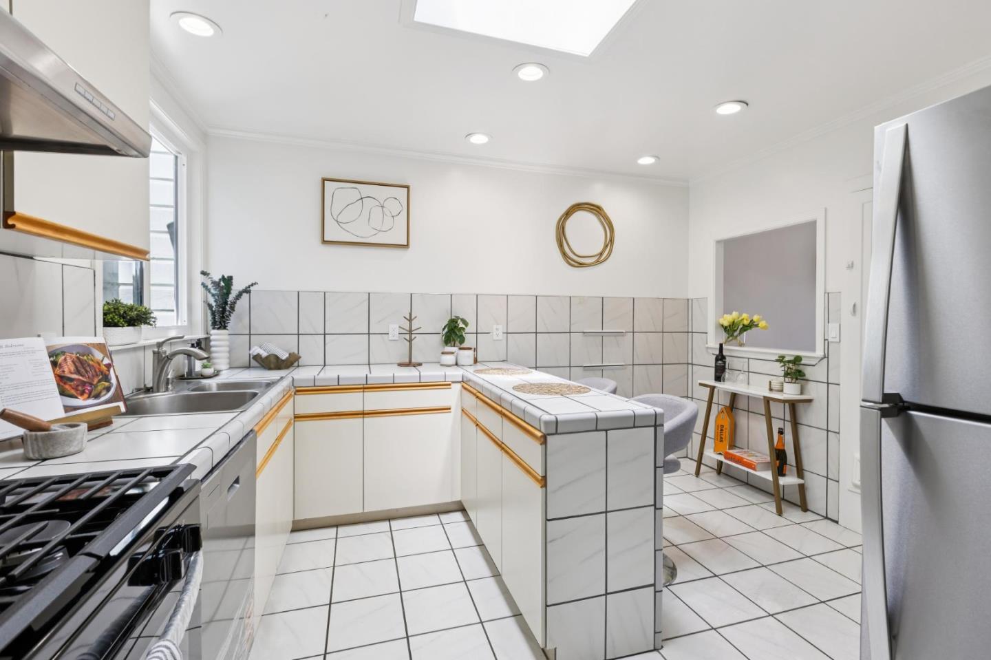 Detail Gallery Image 7 of 27 For 231 Ottawa Ave, San Francisco,  CA 94112 - 3 Beds | 2 Baths