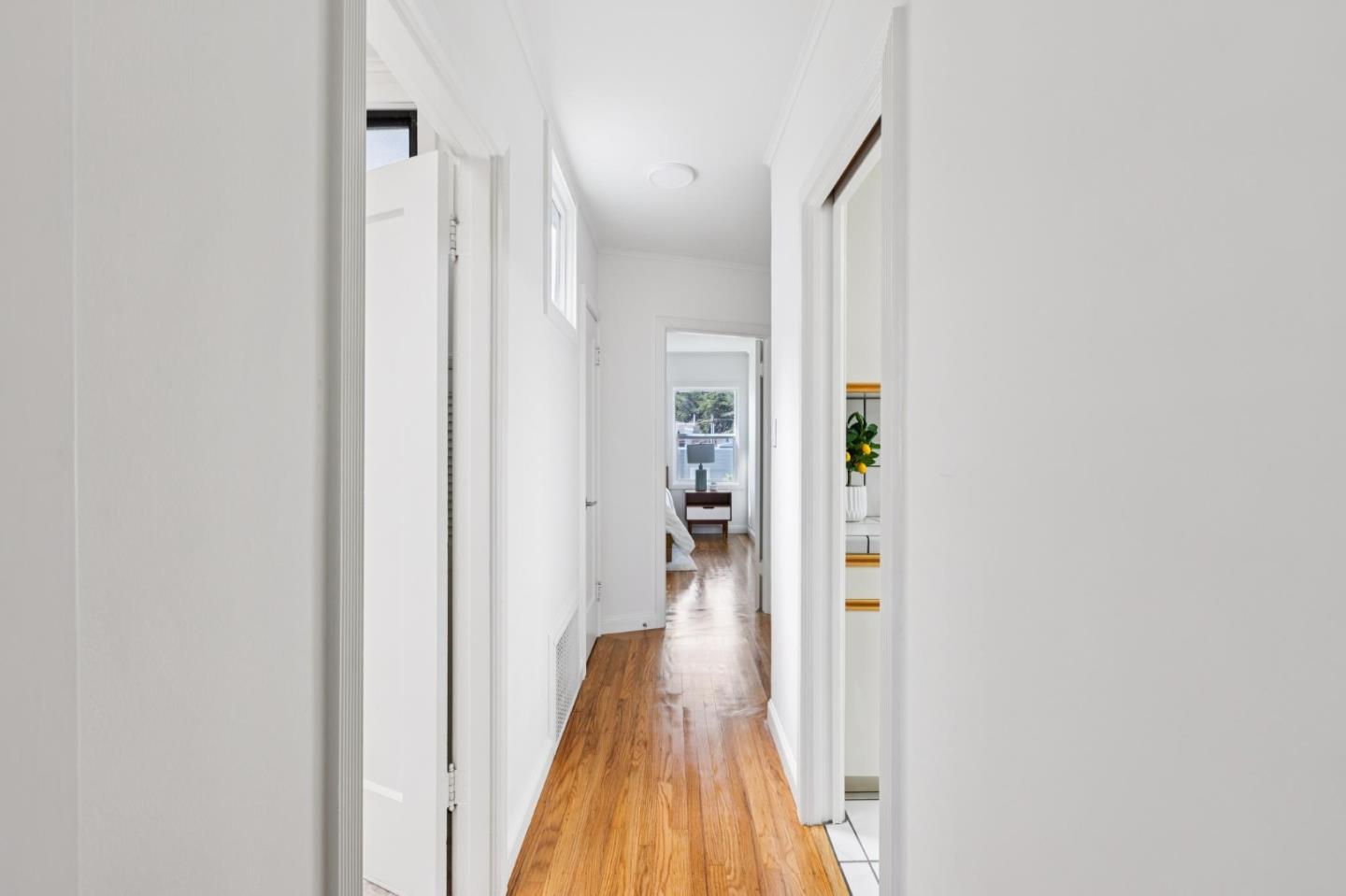 Detail Gallery Image 8 of 27 For 231 Ottawa Ave, San Francisco,  CA 94112 - 3 Beds | 2 Baths