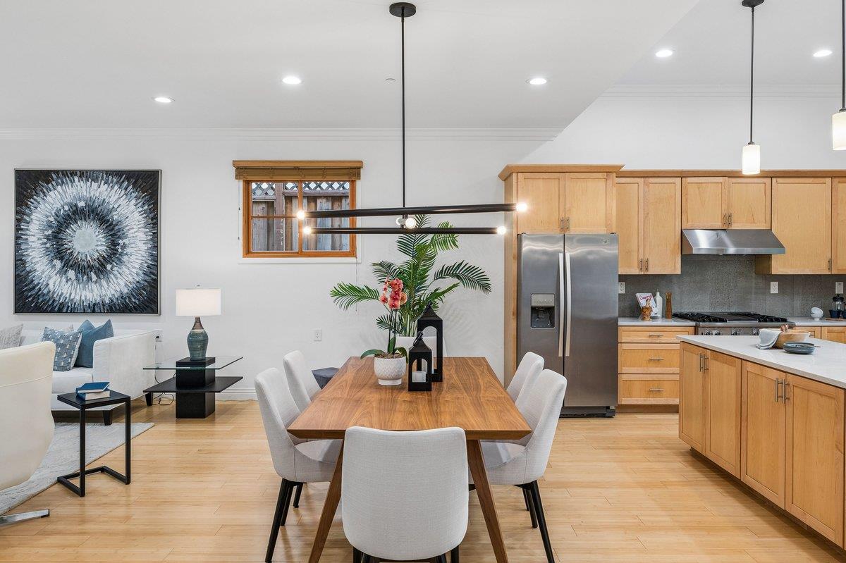 Detail Gallery Image 12 of 59 For 2308 Hillside Dr, Burlingame,  CA 94010 - 4 Beds | 3/1 Baths