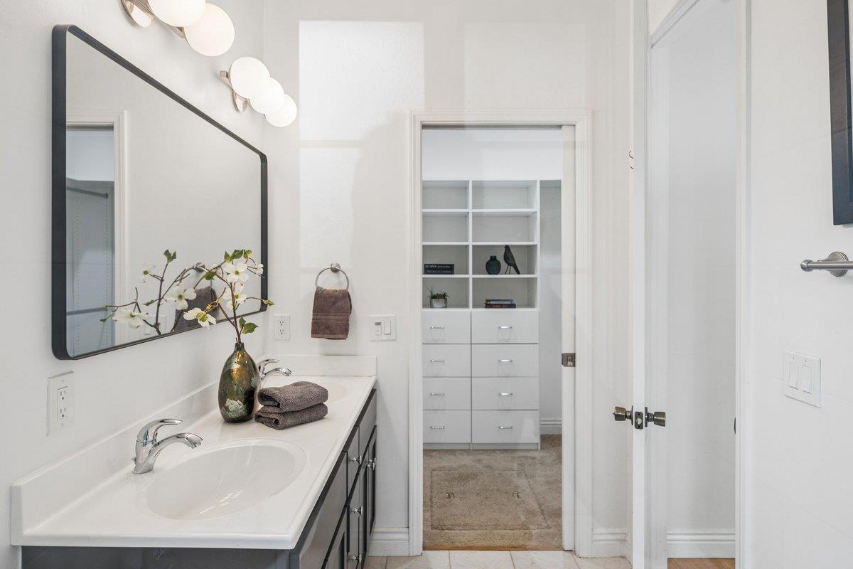 Detail Gallery Image 27 of 59 For 2308 Hillside Dr, Burlingame,  CA 94010 - 4 Beds | 3/1 Baths