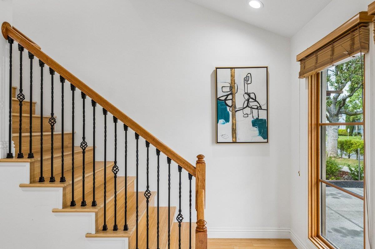 Detail Gallery Image 29 of 59 For 2308 Hillside Dr, Burlingame,  CA 94010 - 4 Beds | 3/1 Baths