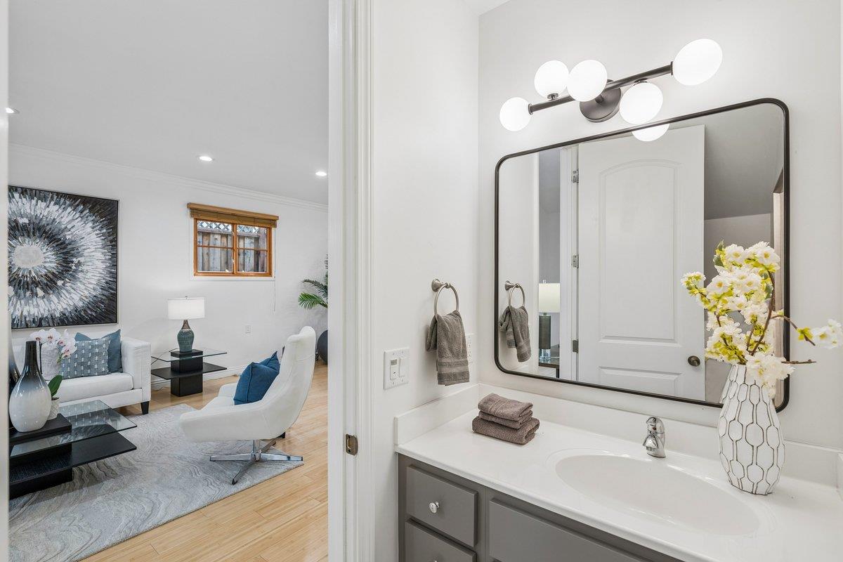 Detail Gallery Image 38 of 59 For 2308 Hillside Dr, Burlingame,  CA 94010 - 4 Beds | 3/1 Baths