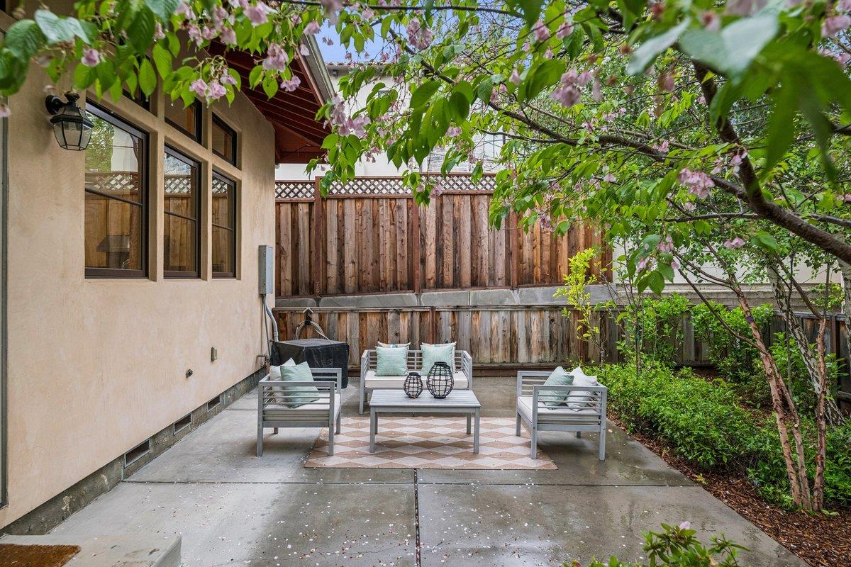 Detail Gallery Image 39 of 59 For 2308 Hillside Dr, Burlingame,  CA 94010 - 4 Beds | 3/1 Baths