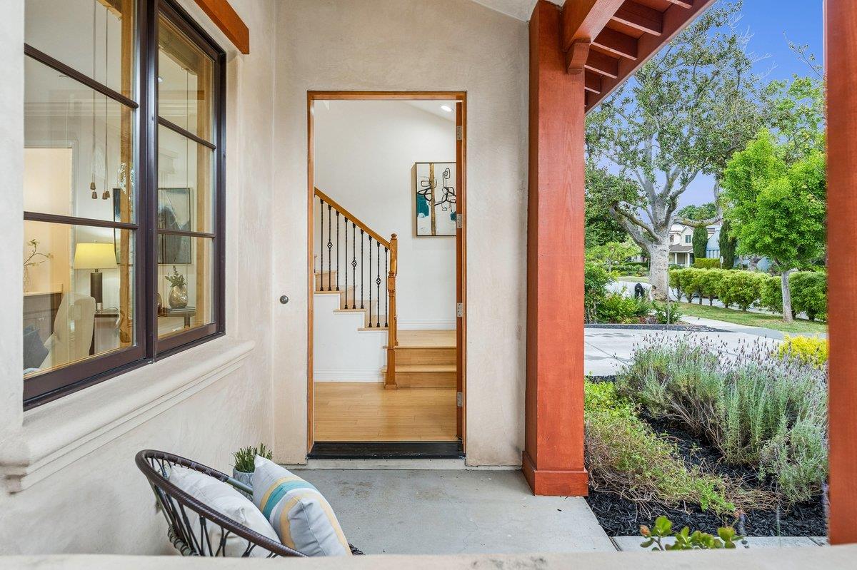 Detail Gallery Image 4 of 59 For 2308 Hillside Dr, Burlingame,  CA 94010 - 4 Beds | 3/1 Baths