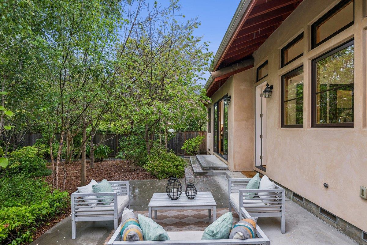 Detail Gallery Image 41 of 59 For 2308 Hillside Dr, Burlingame,  CA 94010 - 4 Beds | 3/1 Baths