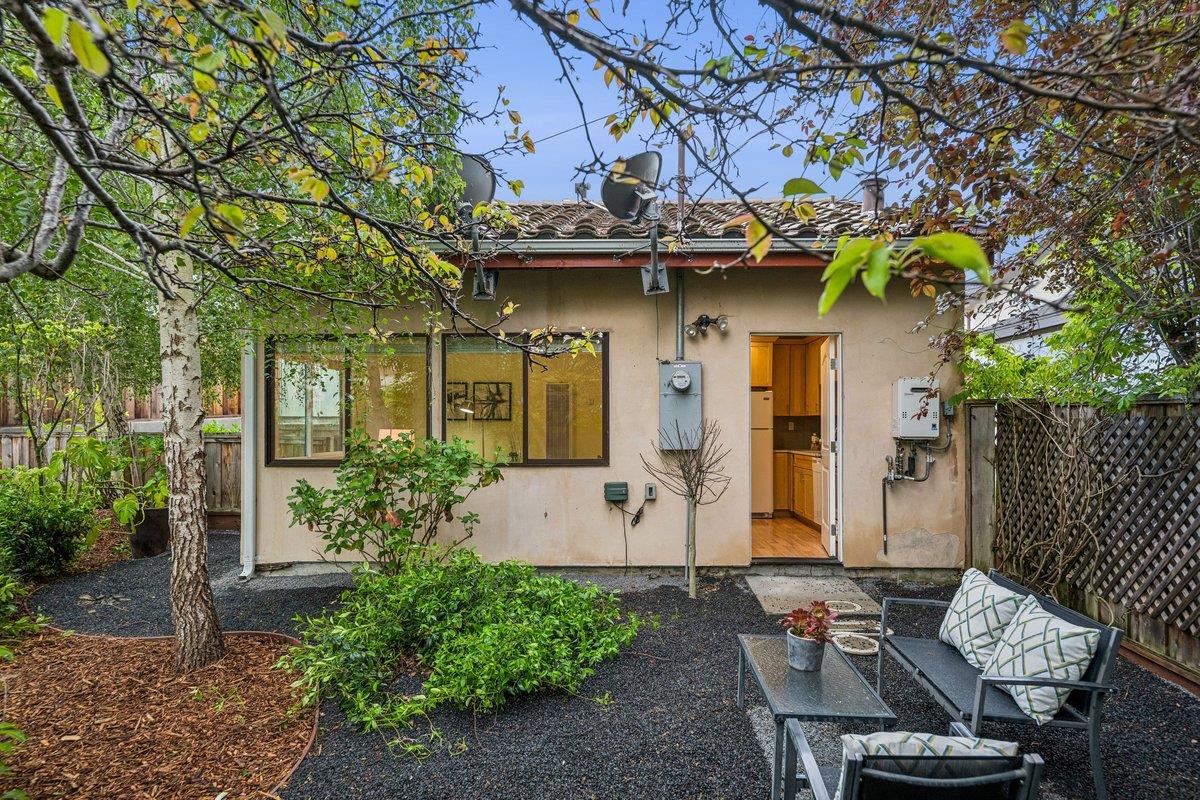 Detail Gallery Image 45 of 59 For 2308 Hillside Dr, Burlingame,  CA 94010 - 4 Beds | 3/1 Baths