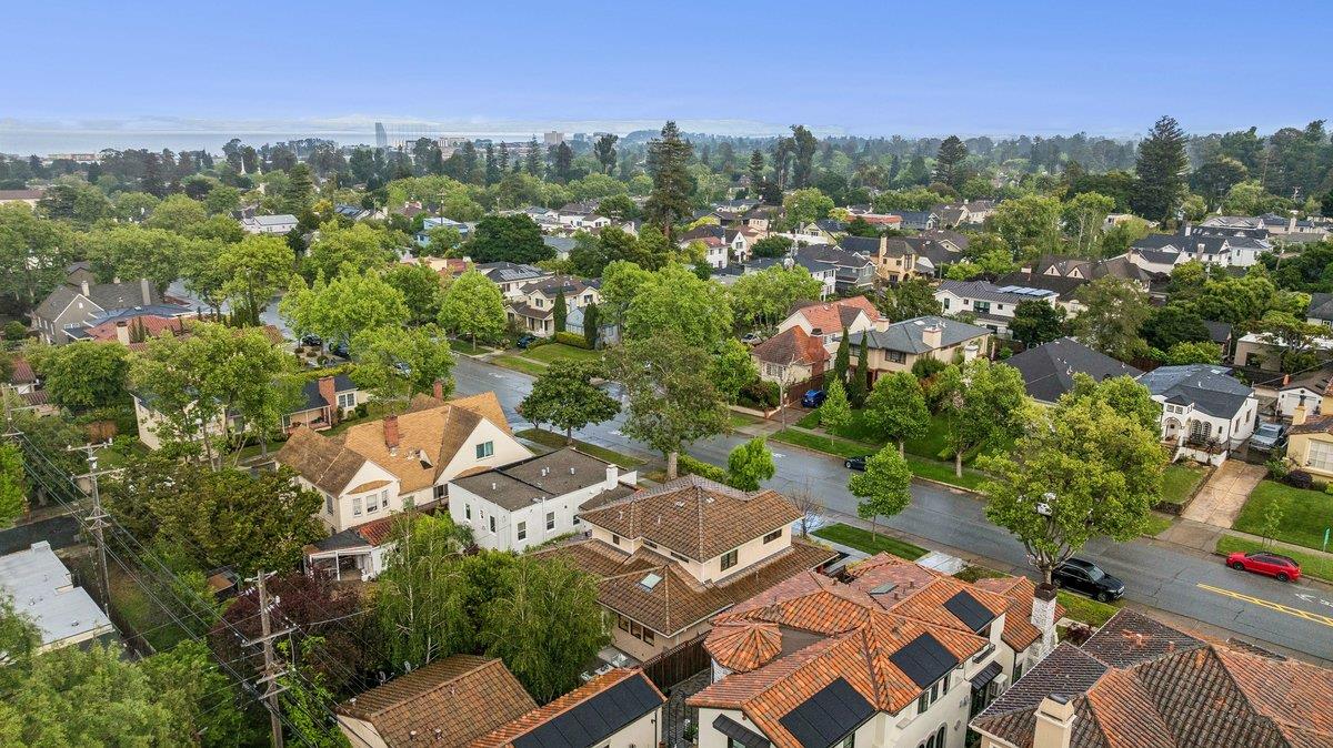 Detail Gallery Image 54 of 59 For 2308 Hillside Dr, Burlingame,  CA 94010 - 4 Beds | 3/1 Baths