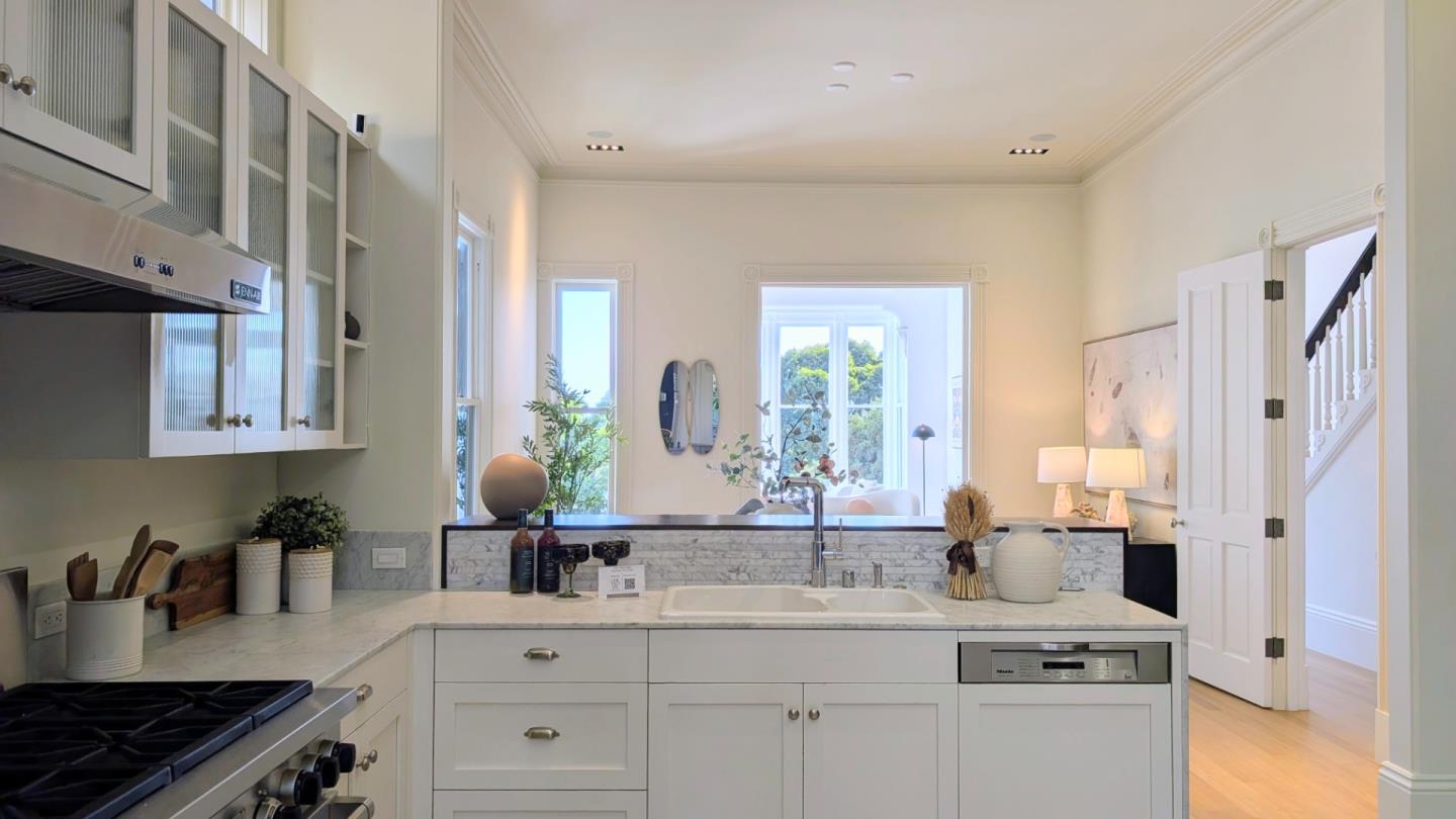 Detail Gallery Image 23 of 78 For 2148 Pine St, San Francisco,  CA 94115 - 4 Beds | 3/1 Baths