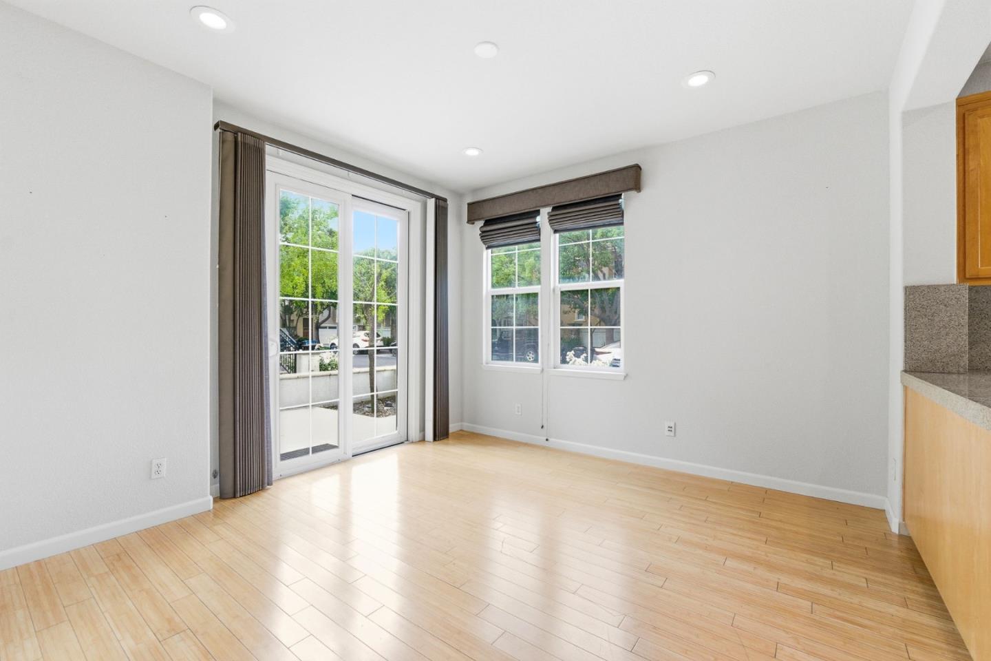 Detail Gallery Image 11 of 41 For 4179 Tobin Cir, Santa Clara,  CA 95054 - 3 Beds | 2/1 Baths