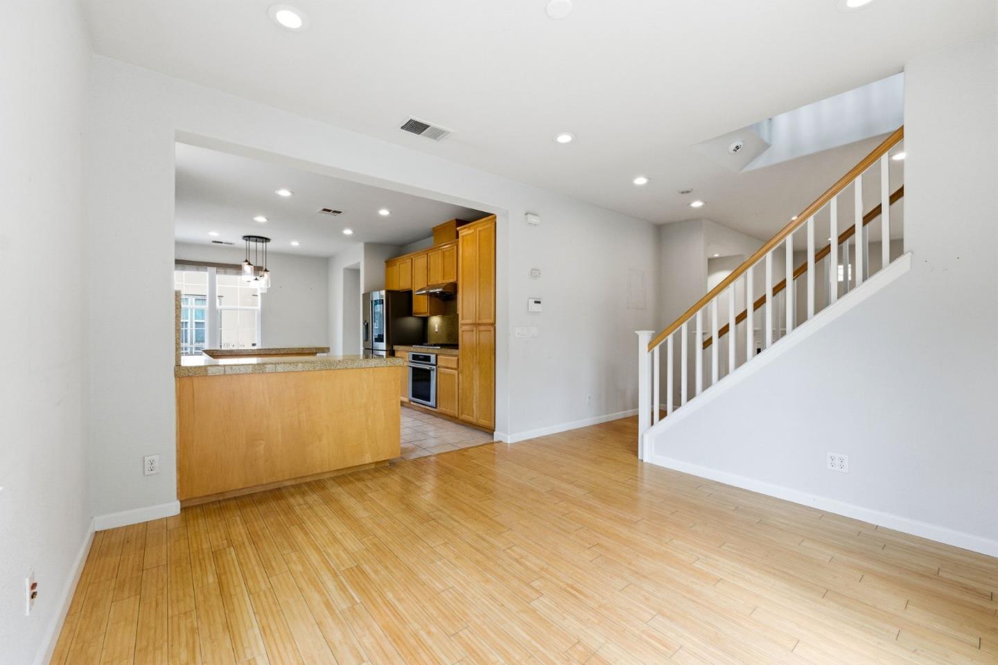 Detail Gallery Image 13 of 41 For 4179 Tobin Cir, Santa Clara,  CA 95054 - 3 Beds | 2/1 Baths