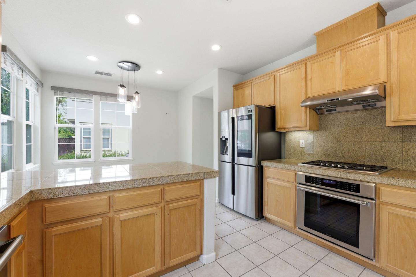 Detail Gallery Image 16 of 41 For 4179 Tobin Cir, Santa Clara,  CA 95054 - 3 Beds | 2/1 Baths