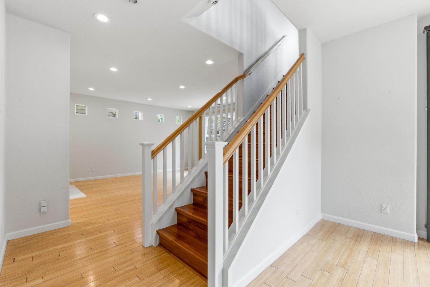 Detail Gallery Image 19 of 41 For 4179 Tobin Cir, Santa Clara,  CA 95054 - 3 Beds | 2/1 Baths