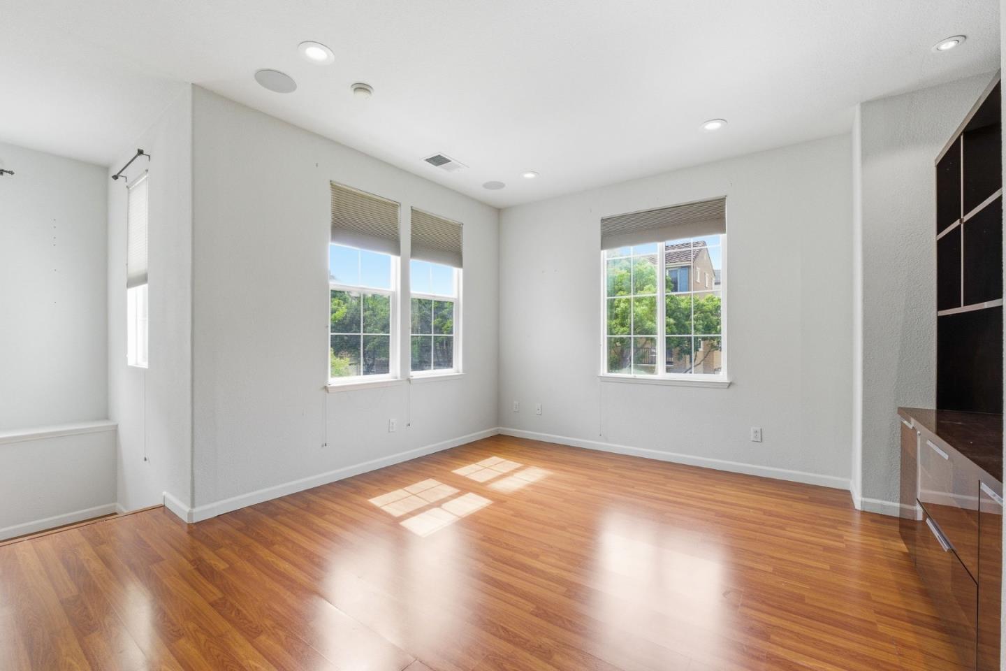 Detail Gallery Image 21 of 41 For 4179 Tobin Cir, Santa Clara,  CA 95054 - 3 Beds | 2/1 Baths