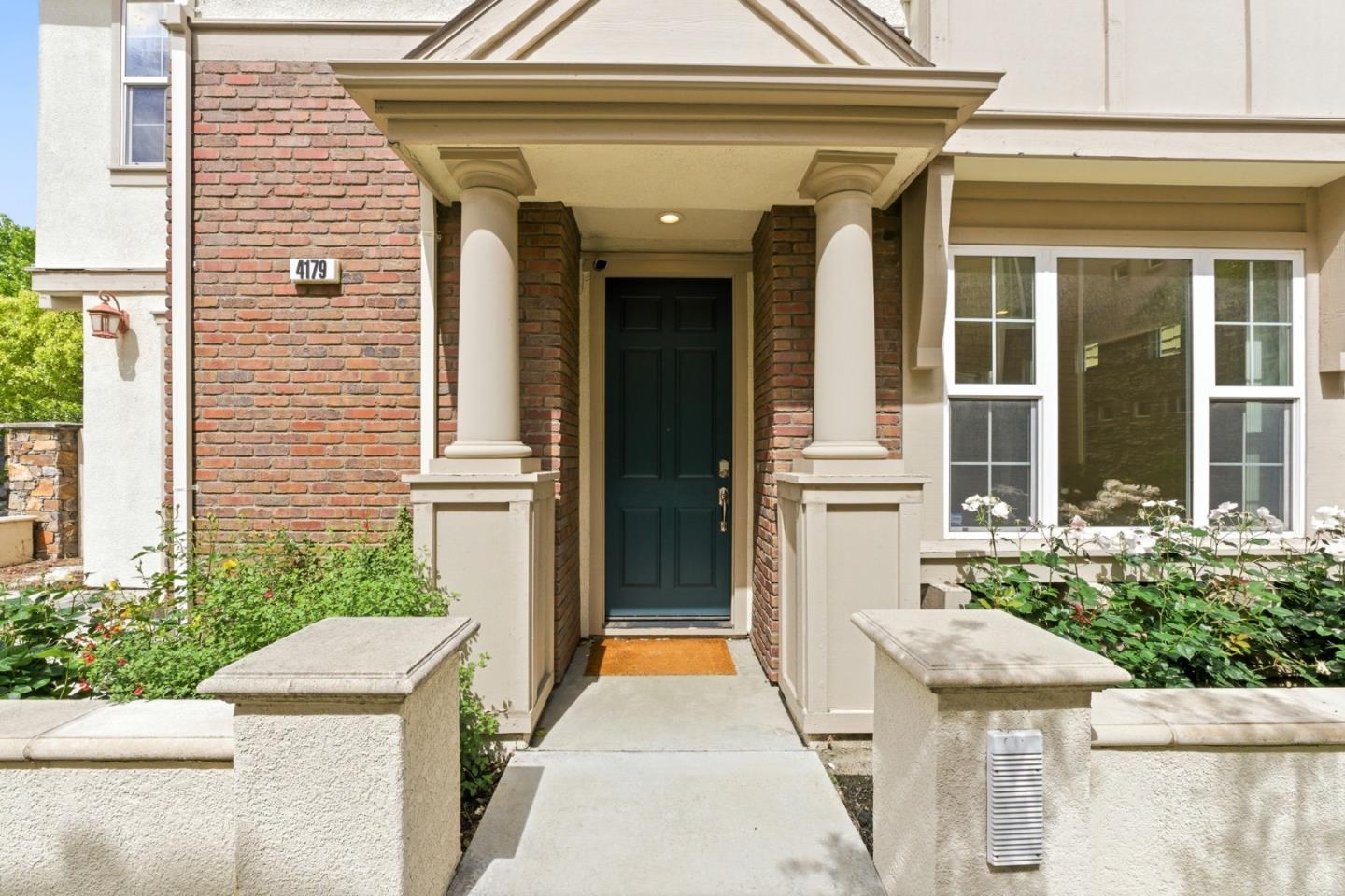 Detail Gallery Image 3 of 41 For 4179 Tobin Cir, Santa Clara,  CA 95054 - 3 Beds | 2/1 Baths