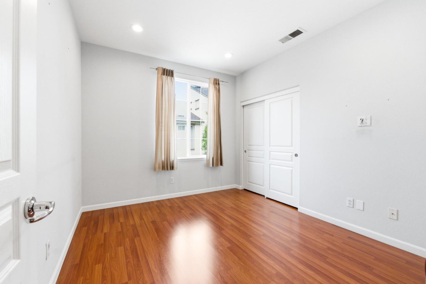 Detail Gallery Image 35 of 41 For 4179 Tobin Cir, Santa Clara,  CA 95054 - 3 Beds | 2/1 Baths