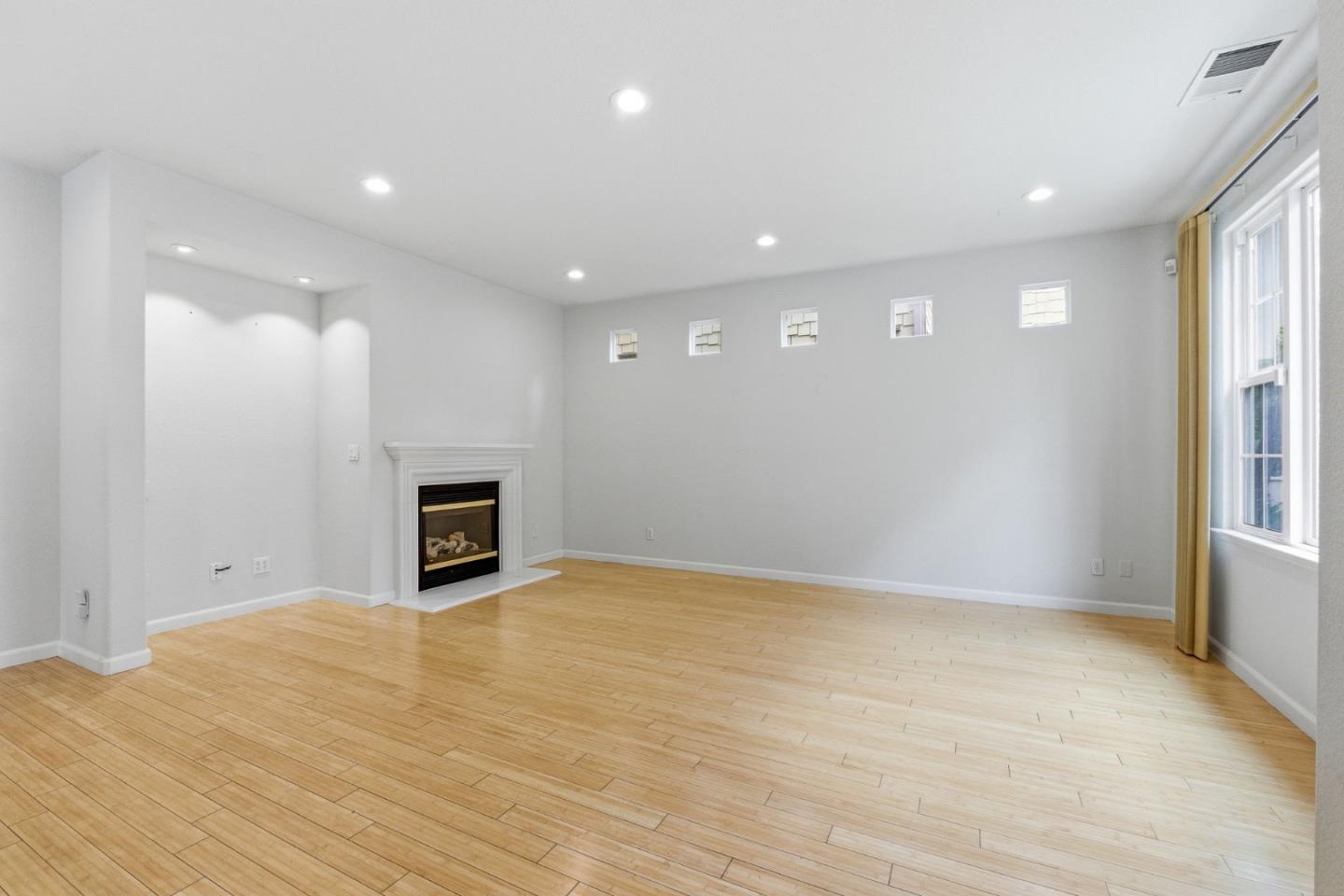 Detail Gallery Image 7 of 41 For 4179 Tobin Cir, Santa Clara,  CA 95054 - 3 Beds | 2/1 Baths