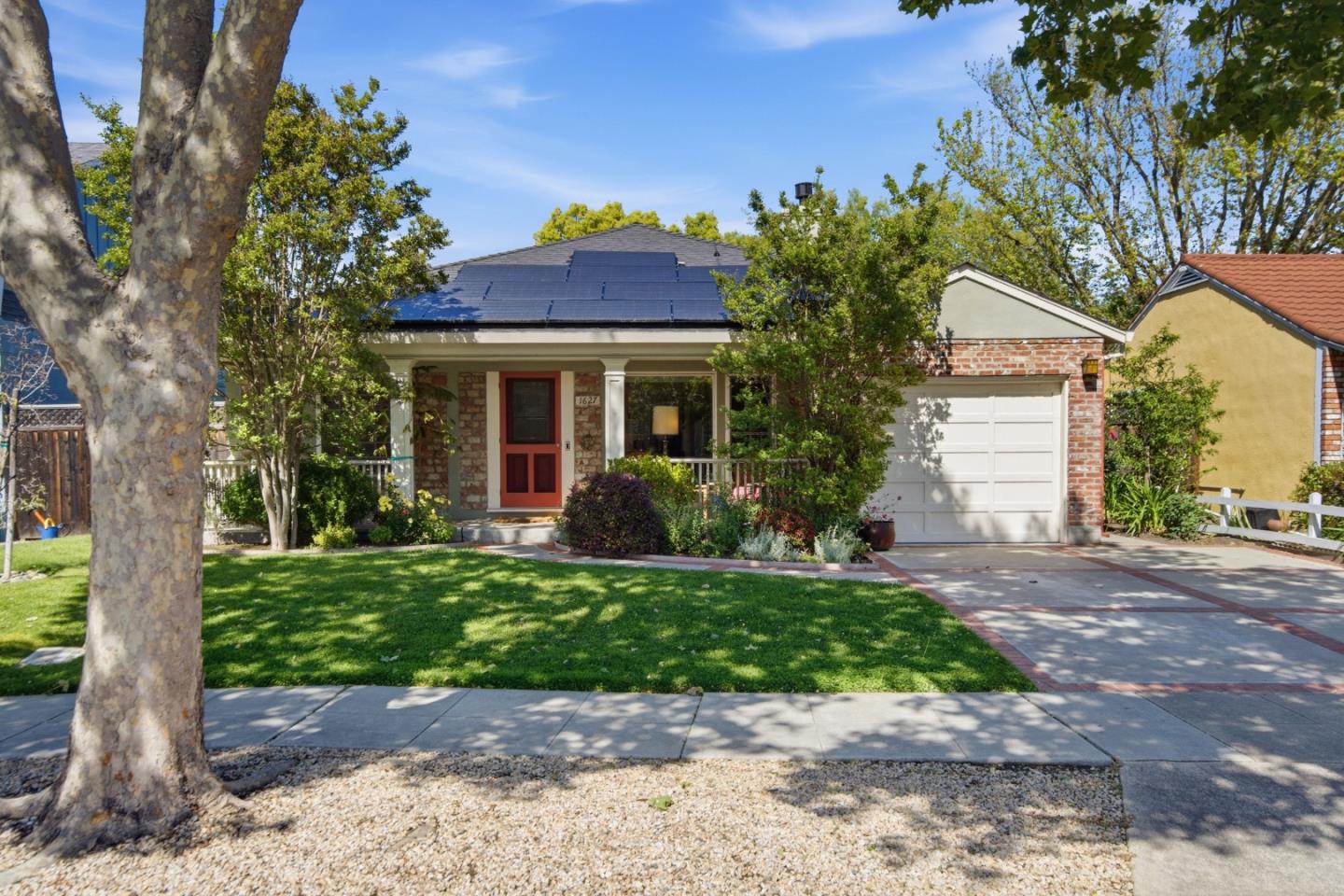 Detail Gallery Image 2 of 42 For 1627 Kentucky St, Redwood City,  CA 94061 - 3 Beds | 2 Baths