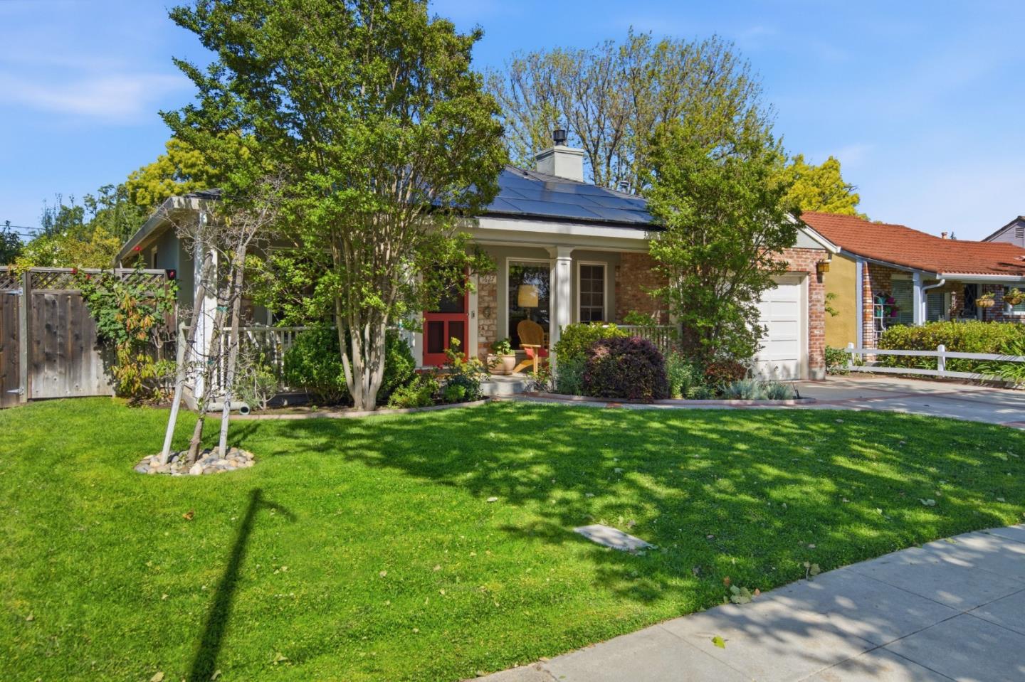 Detail Gallery Image 4 of 42 For 1627 Kentucky St, Redwood City,  CA 94061 - 3 Beds | 2 Baths