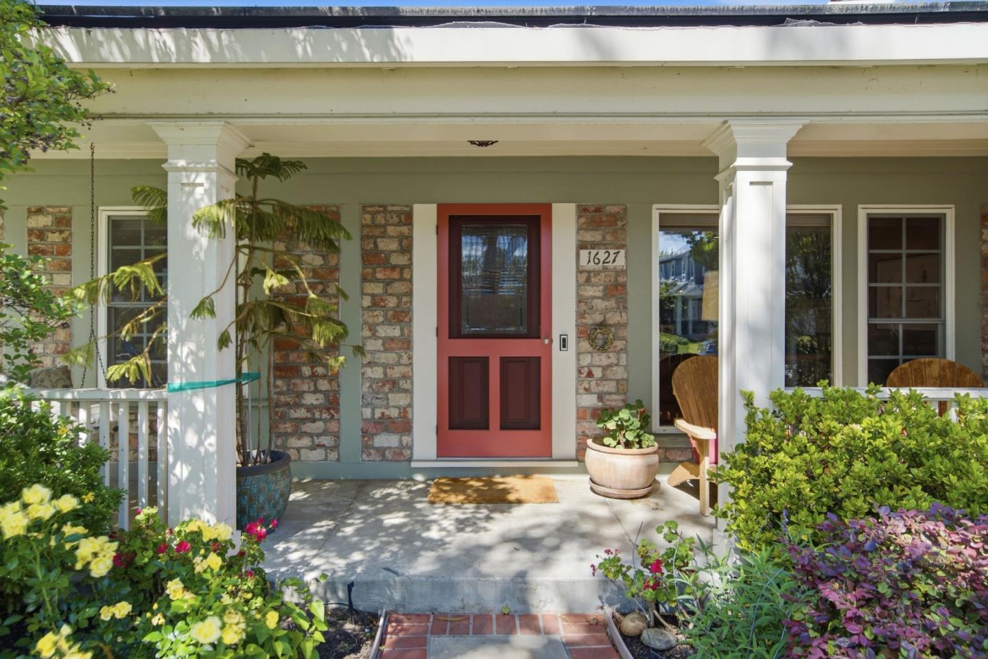 Detail Gallery Image 5 of 42 For 1627 Kentucky St, Redwood City,  CA 94061 - 3 Beds | 2 Baths