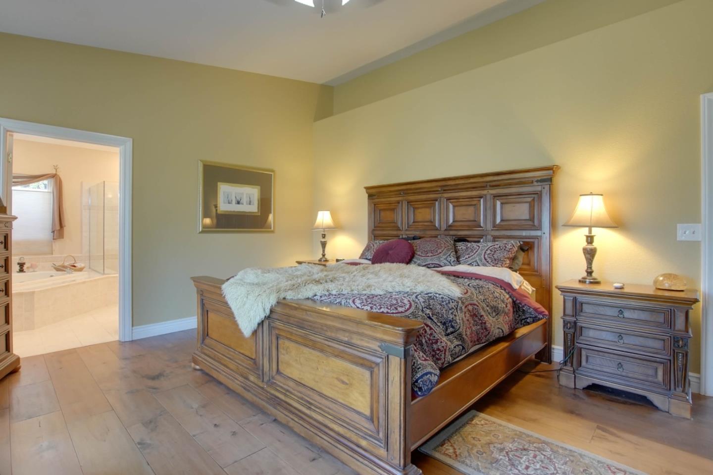 Detail Gallery Image 16 of 27 For 303 Taryn Ct, Hollister,  CA 95023 - 4 Beds | 3 Baths