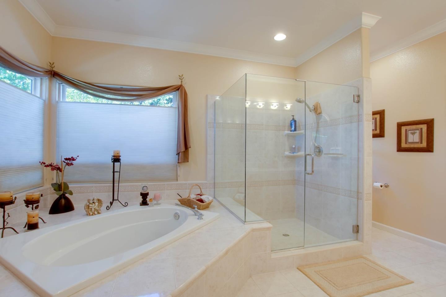 Detail Gallery Image 17 of 27 For 303 Taryn Ct, Hollister,  CA 95023 - 4 Beds | 3 Baths