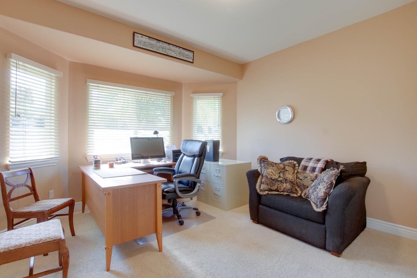 Detail Gallery Image 18 of 27 For 303 Taryn Ct, Hollister,  CA 95023 - 4 Beds | 3 Baths