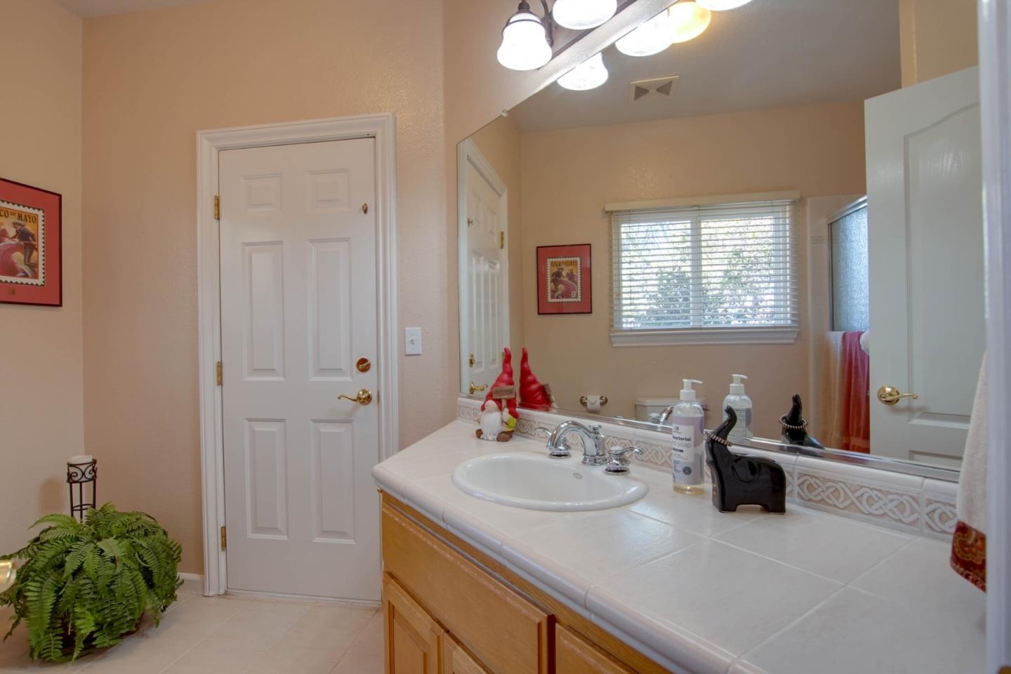 Detail Gallery Image 21 of 27 For 303 Taryn Ct, Hollister,  CA 95023 - 4 Beds | 3 Baths