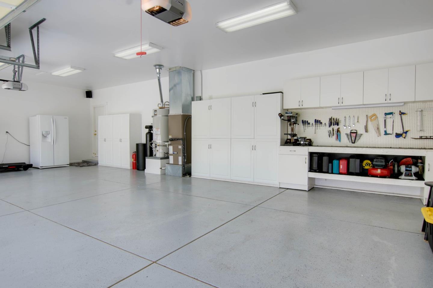 Detail Gallery Image 24 of 27 For 303 Taryn Ct, Hollister,  CA 95023 - 4 Beds | 3 Baths