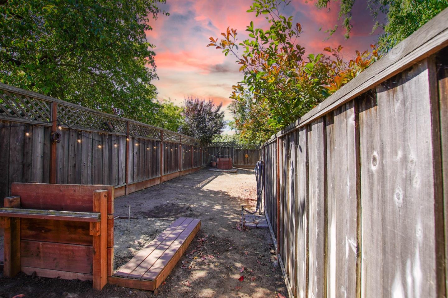 Detail Gallery Image 9 of 27 For 303 Taryn Ct, Hollister,  CA 95023 - 4 Beds | 3 Baths