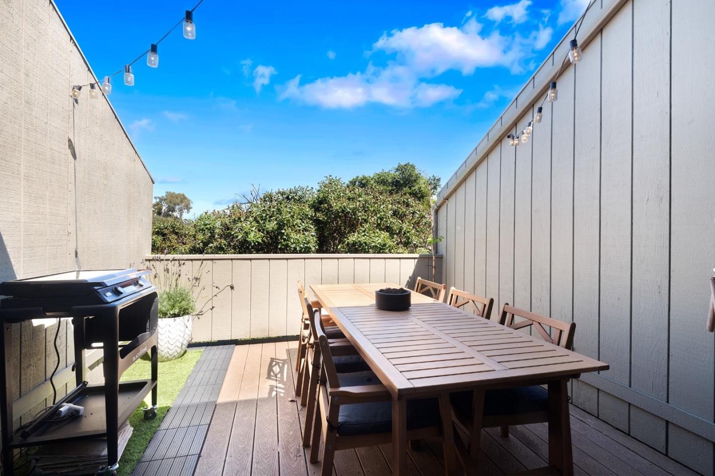 Detail Gallery Image 16 of 22 For 565 English Ave #13,  Monterey,  CA 93940 - 1 Beds | 1/1 Baths