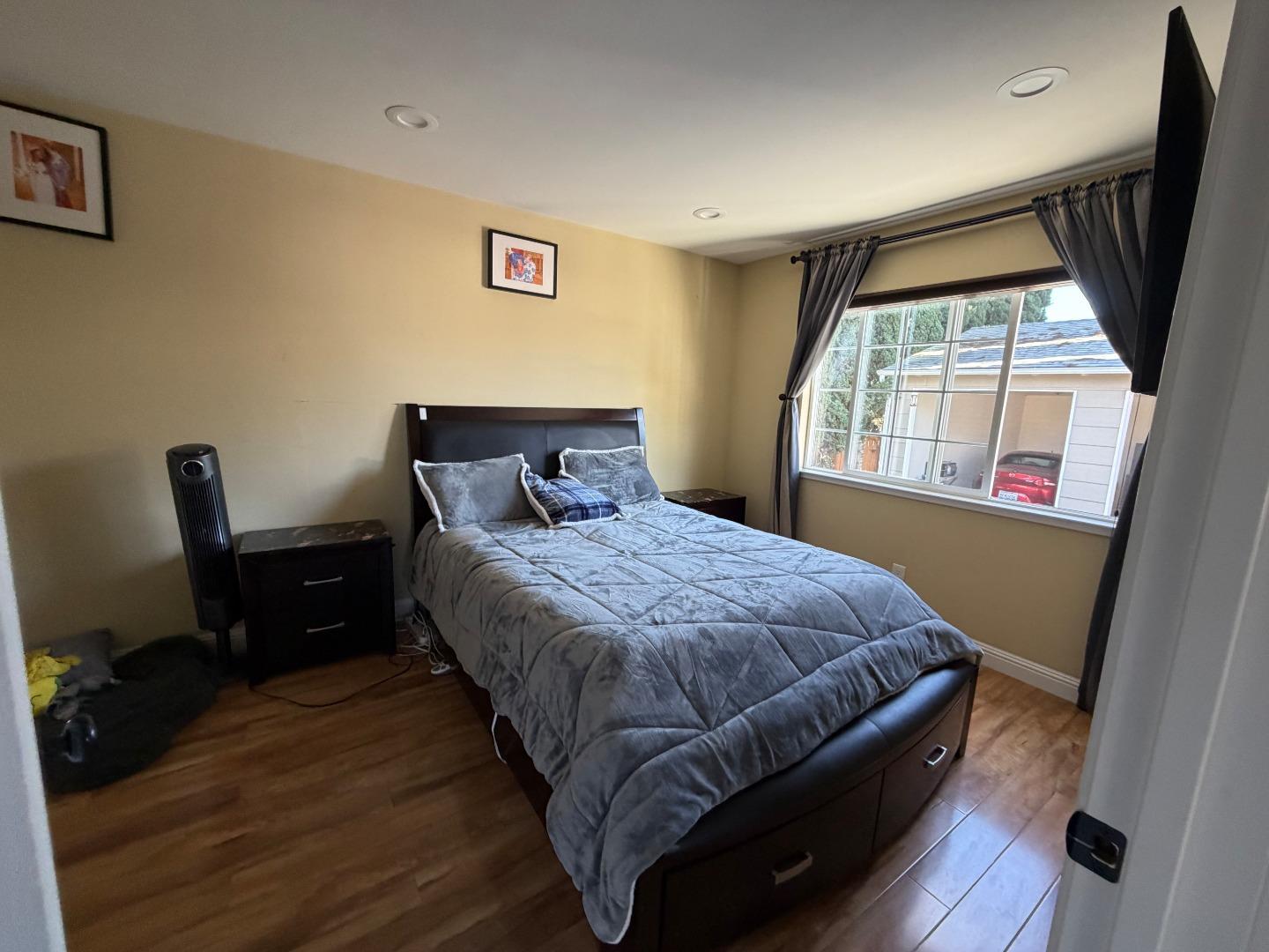 Detail Gallery Image 10 of 15 For 139 Brooklyn Ave, San Jose,  CA 95128 - 4 Beds | 3 Baths