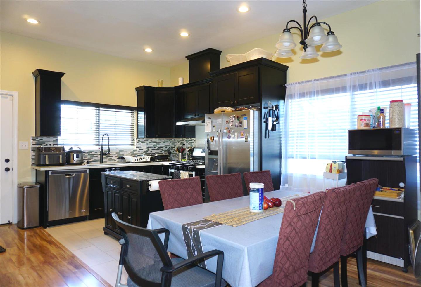 Detail Gallery Image 14 of 15 For 139 Brooklyn Ave, San Jose,  CA 95128 - 4 Beds | 3 Baths