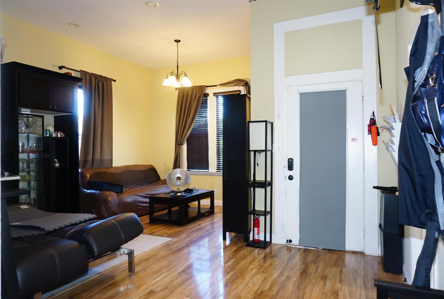 Detail Gallery Image 7 of 15 For 139 Brooklyn Ave, San Jose,  CA 95128 - 4 Beds | 3 Baths