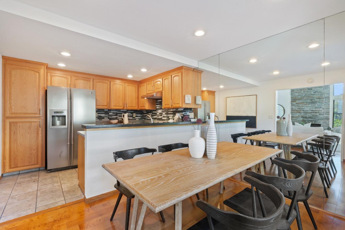 Detail Gallery Image 5 of 29 For 2477 Rebecca Lynn Way, Santa Clara,  CA 95050 - 2 Beds | 2/1 Baths