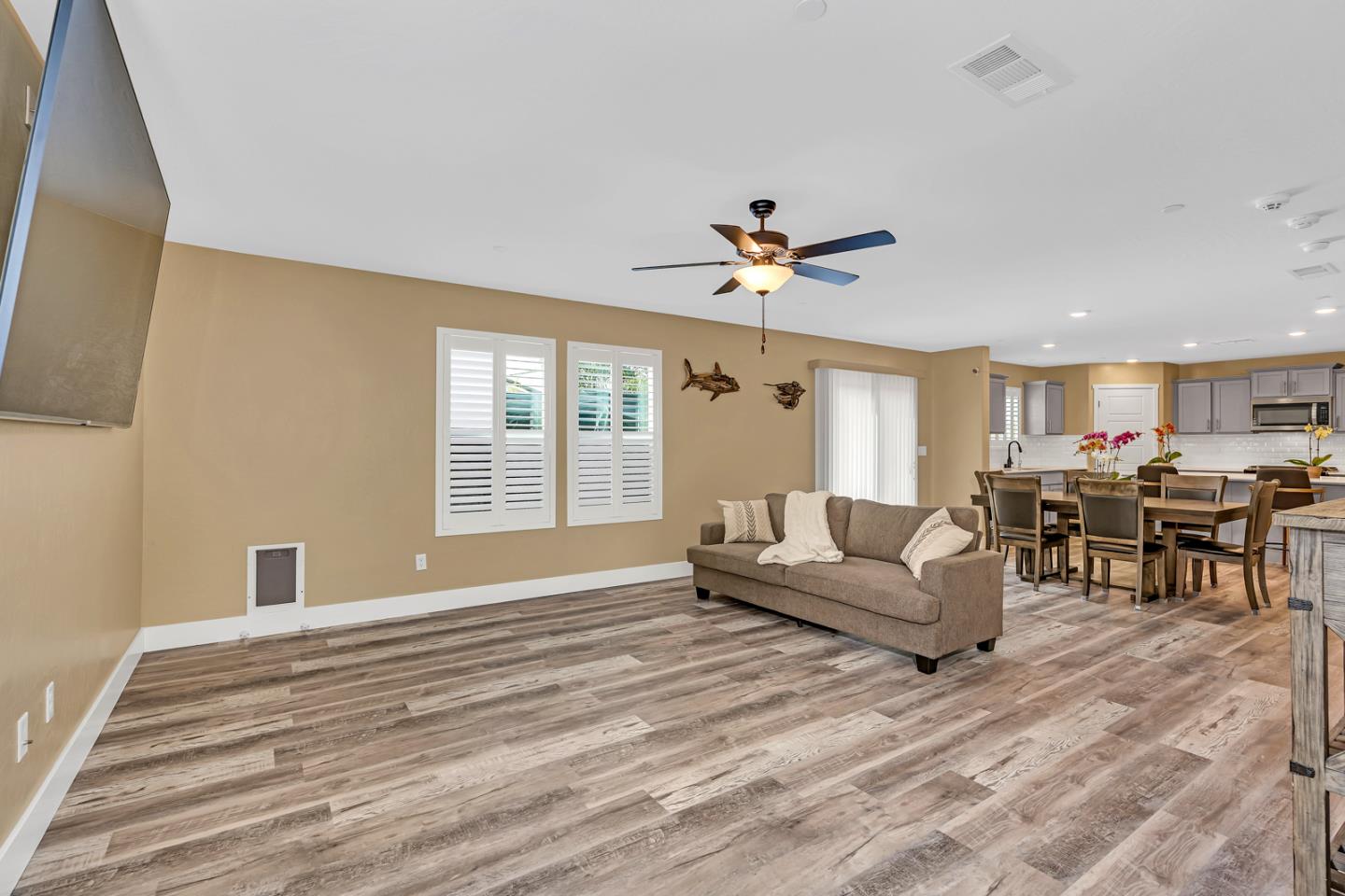 Detail Gallery Image 23 of 61 For Sansoni St, Los Banos,  CA 93635 - 5 Beds | 3/1 Baths