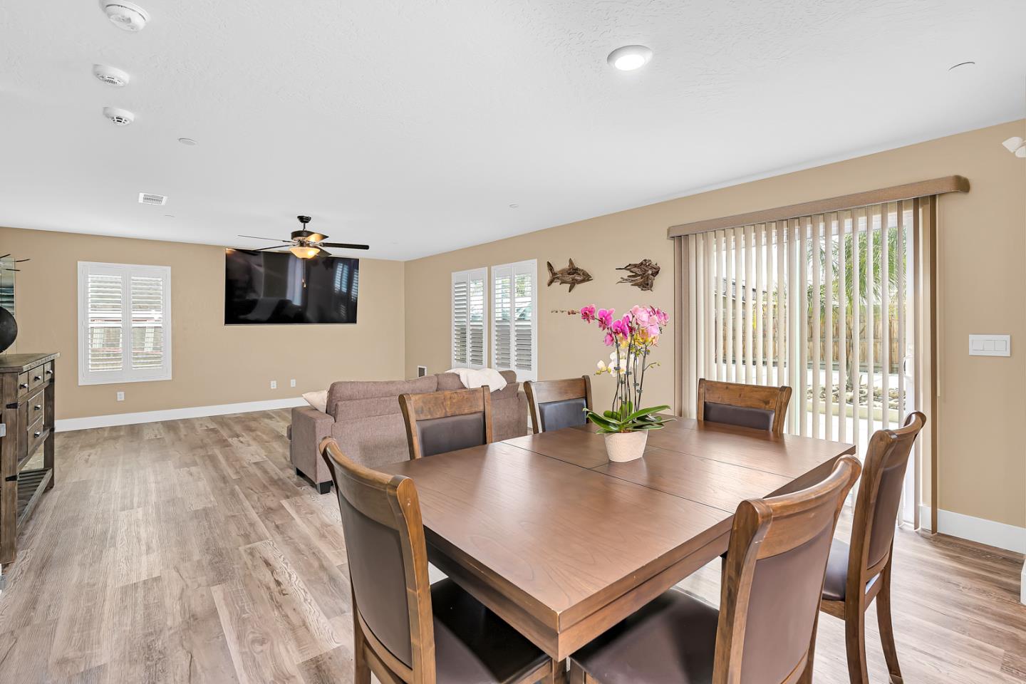 Detail Gallery Image 29 of 61 For Sansoni St, Los Banos,  CA 93635 - 5 Beds | 3/1 Baths