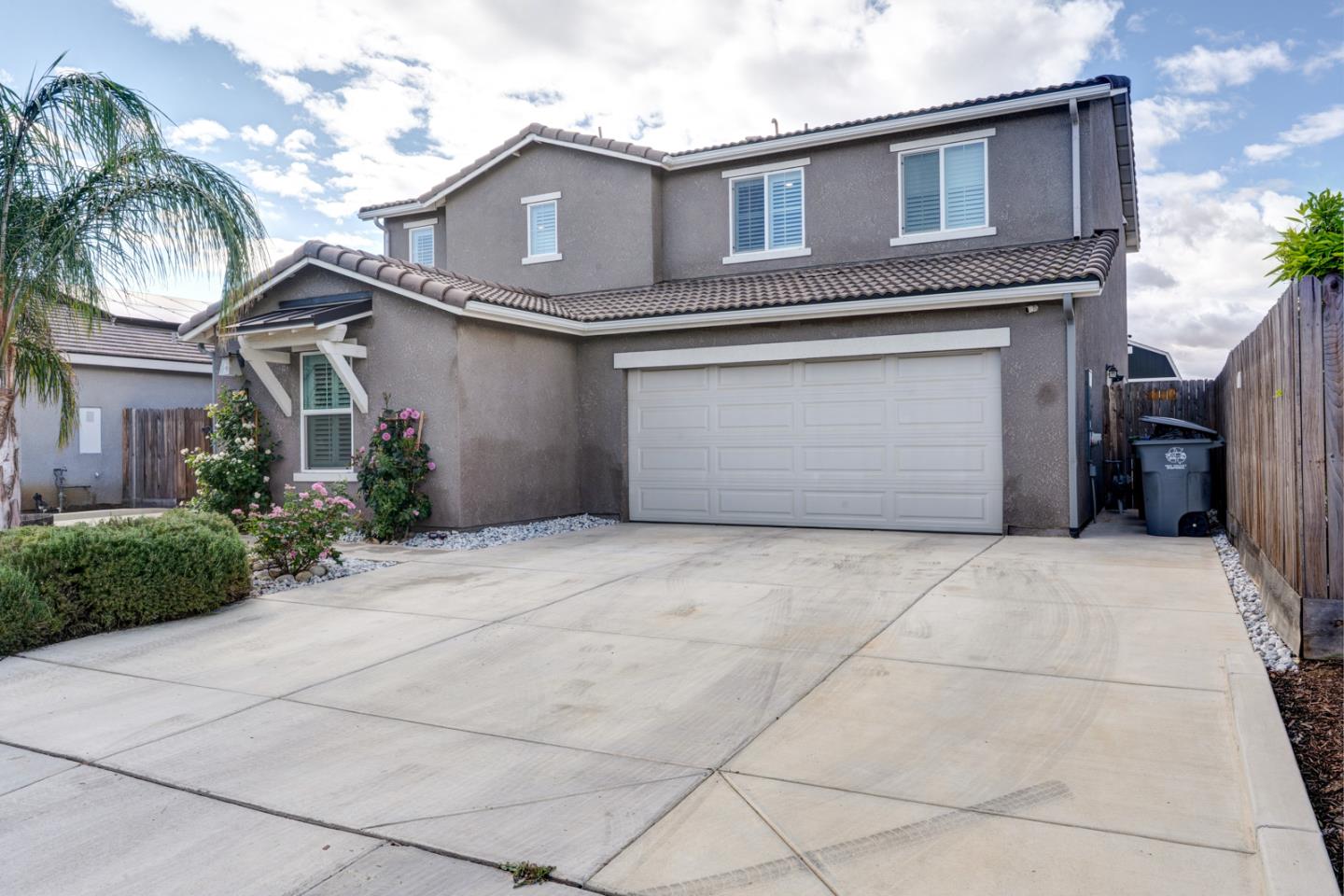 Detail Gallery Image 4 of 61 For Sansoni St, Los Banos,  CA 93635 - 5 Beds | 3/1 Baths