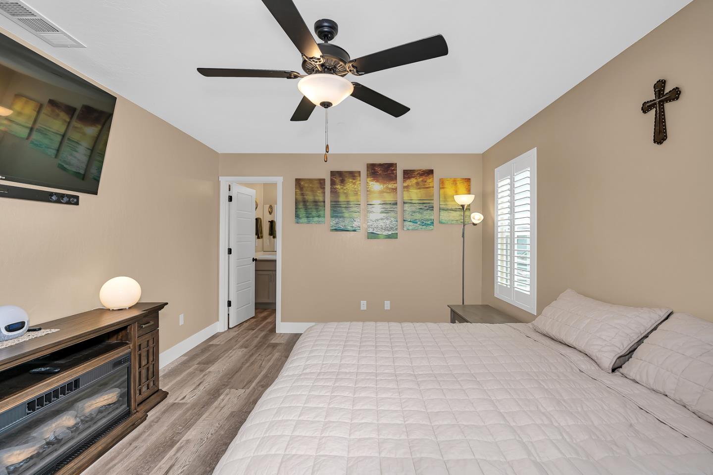 Detail Gallery Image 41 of 61 For Sansoni St, Los Banos,  CA 93635 - 5 Beds | 3/1 Baths