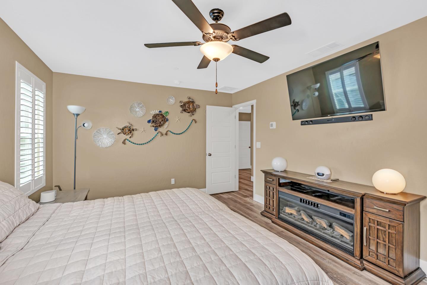 Detail Gallery Image 42 of 61 For Sansoni St, Los Banos,  CA 93635 - 5 Beds | 3/1 Baths