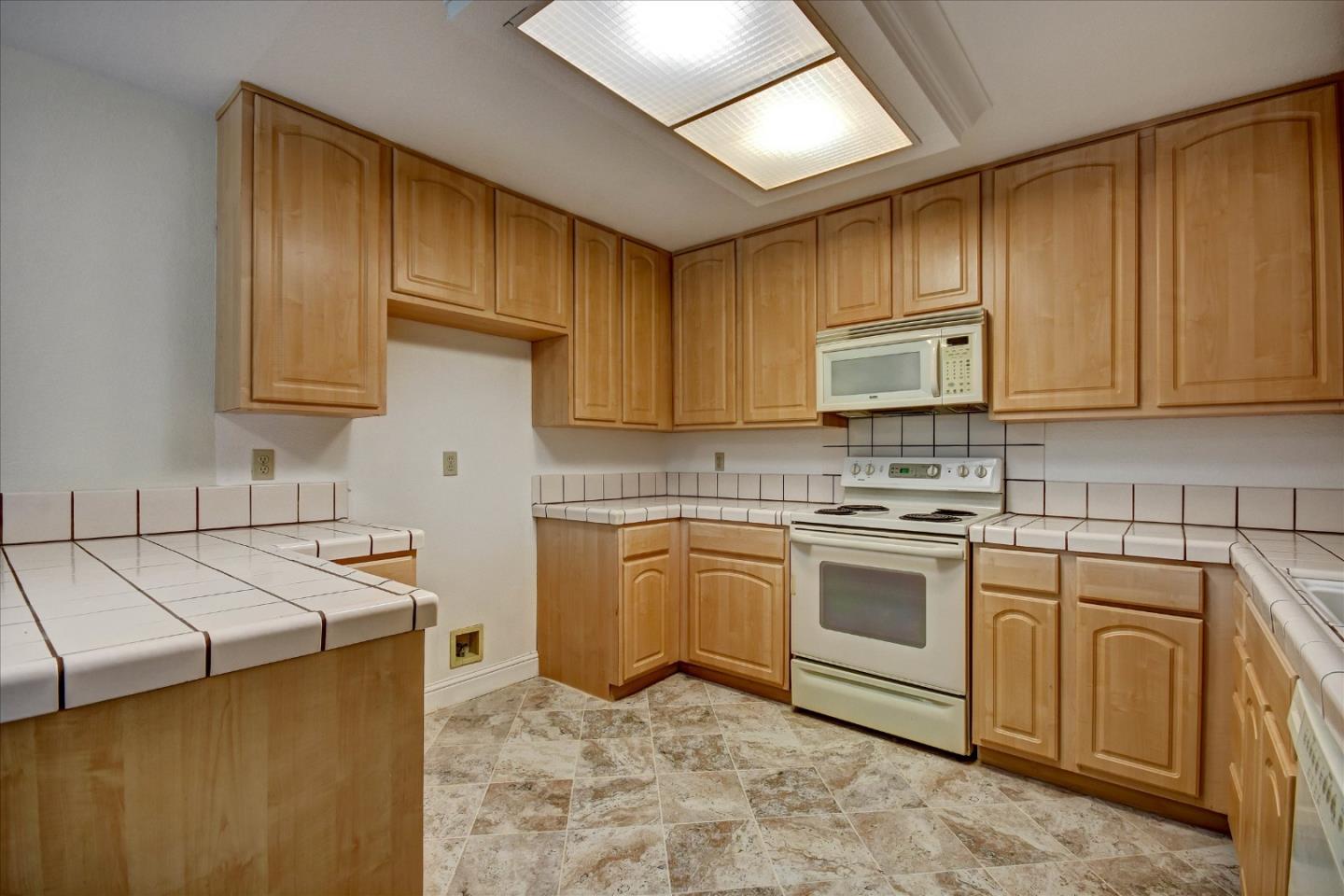 Photo #5: ML82043345 Listing: Photo #5