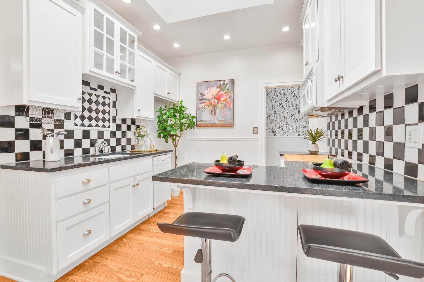 Detail Gallery Image 19 of 37 For 20 Clayton, San Jose,  CA 95110 - 2 Beds | 2 Baths