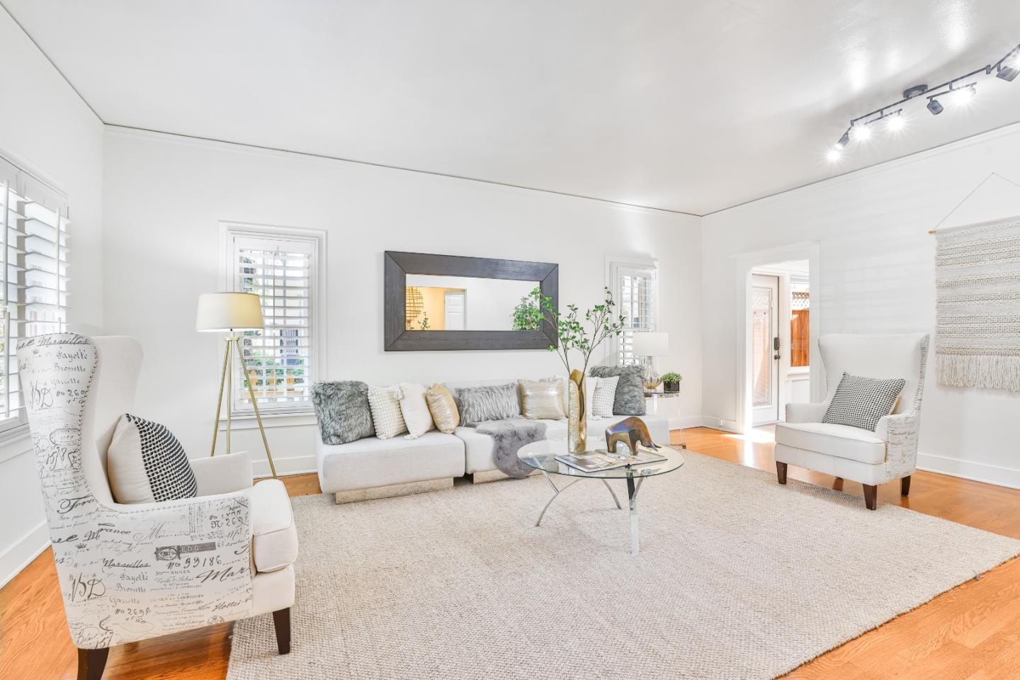 Detail Gallery Image 4 of 37 For 20 Clayton, San Jose,  CA 95110 - 2 Beds | 2 Baths