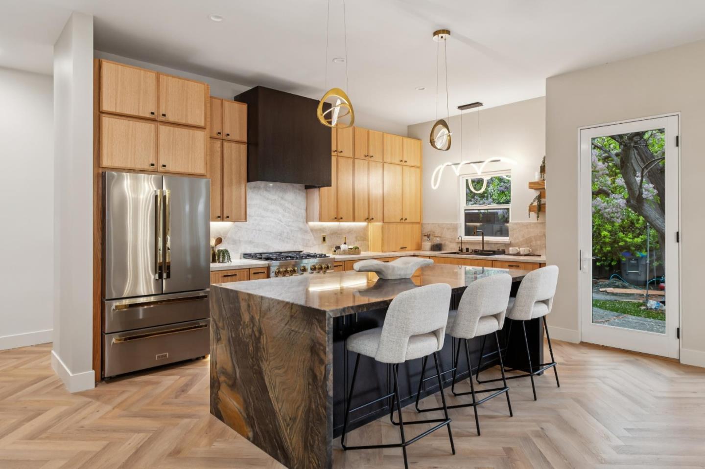 Detail Gallery Image 10 of 70 For 215 Lauella Ct, Mountain View,  CA 94041 - 3 Beds | 2/1 Baths