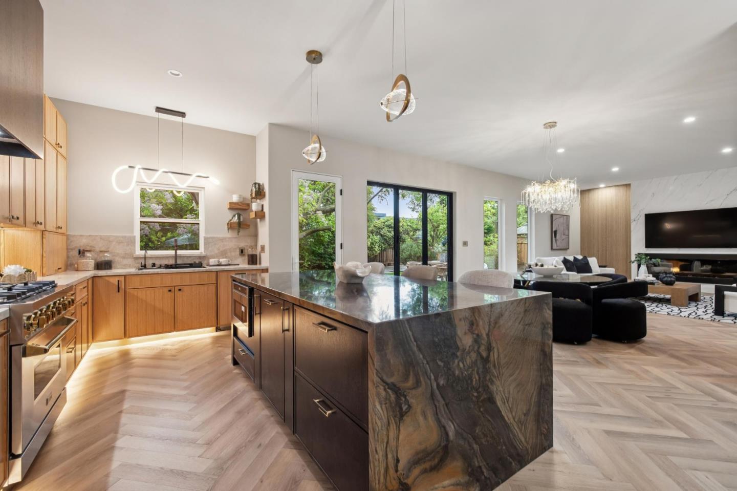 Detail Gallery Image 13 of 70 For 215 Lauella Ct, Mountain View,  CA 94041 - 3 Beds | 2/1 Baths