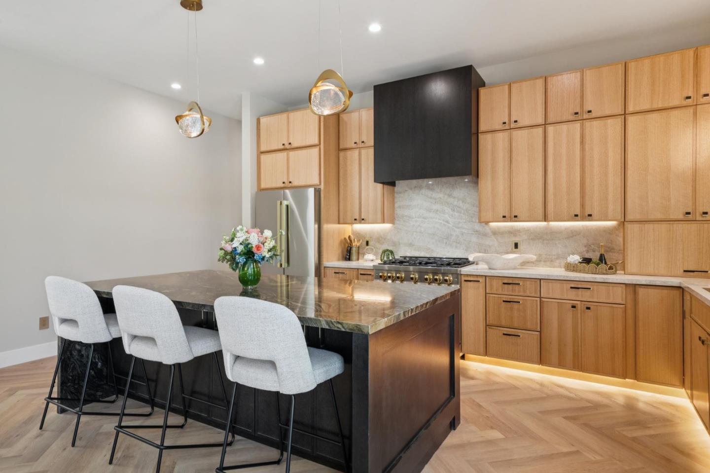 Detail Gallery Image 14 of 70 For 215 Lauella Ct, Mountain View,  CA 94041 - 3 Beds | 2/1 Baths