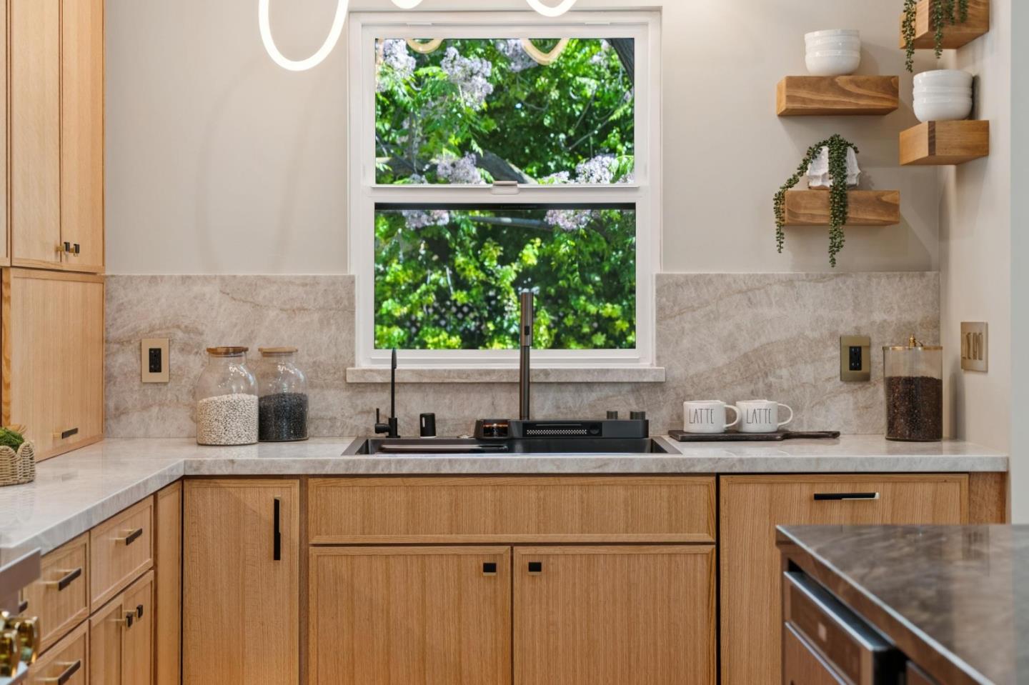 Detail Gallery Image 16 of 70 For 215 Lauella Ct, Mountain View,  CA 94041 - 3 Beds | 2/1 Baths