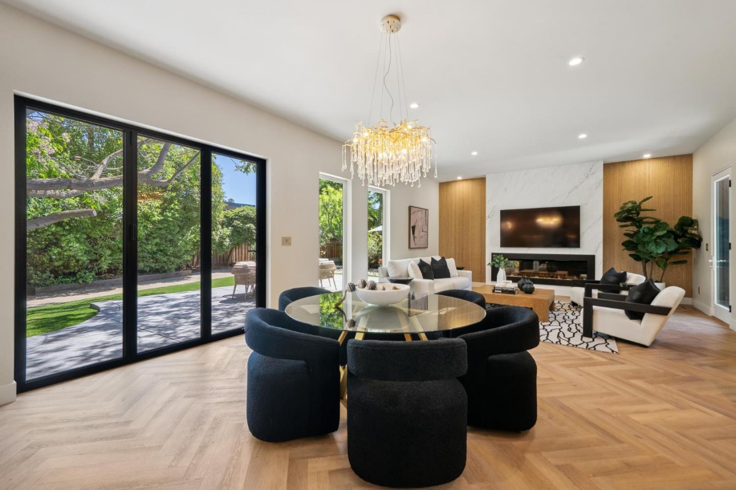 Detail Gallery Image 22 of 70 For 215 Lauella Ct, Mountain View,  CA 94041 - 3 Beds | 2/1 Baths