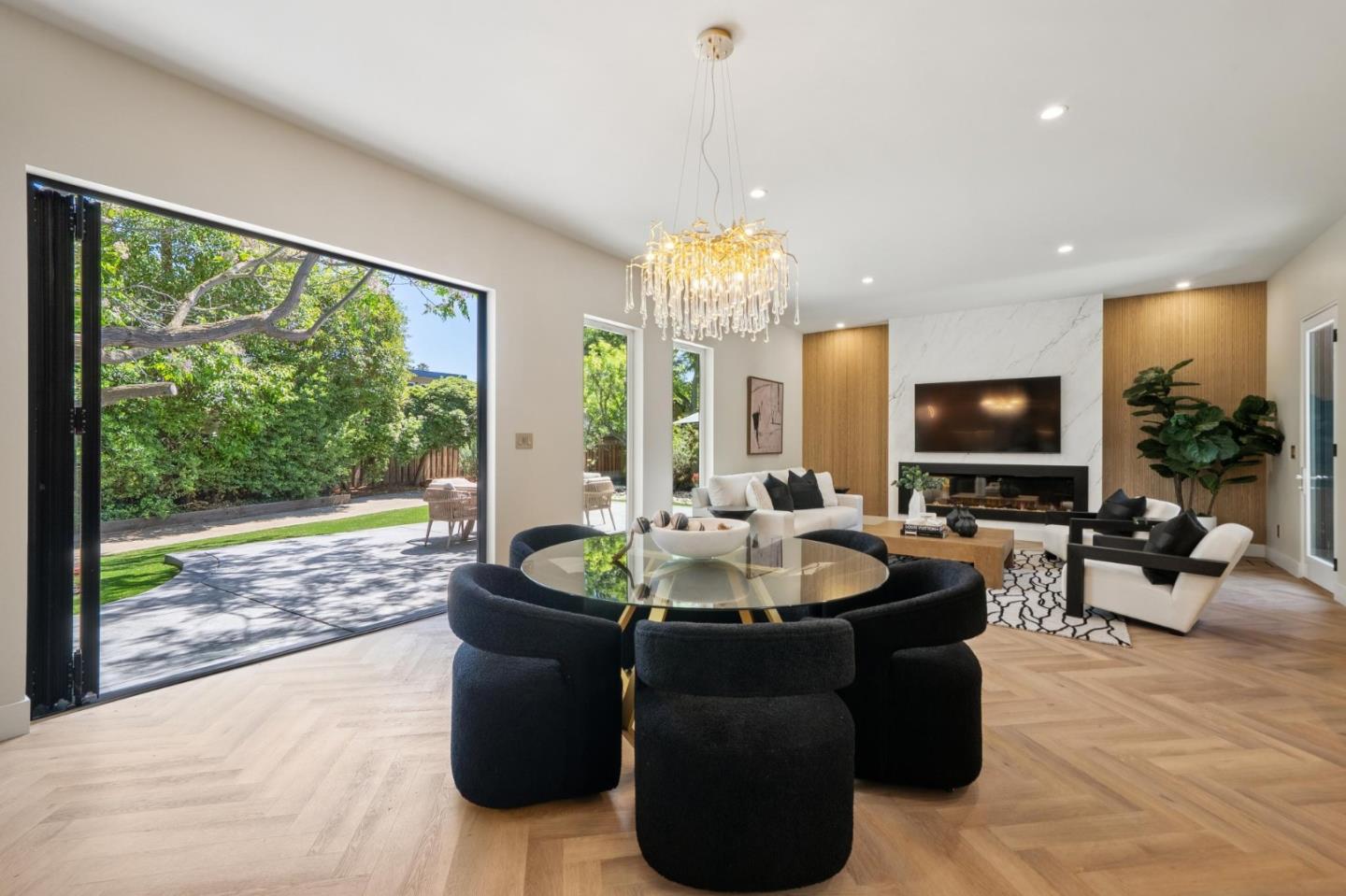 Detail Gallery Image 23 of 70 For 215 Lauella Ct, Mountain View,  CA 94041 - 3 Beds | 2/1 Baths