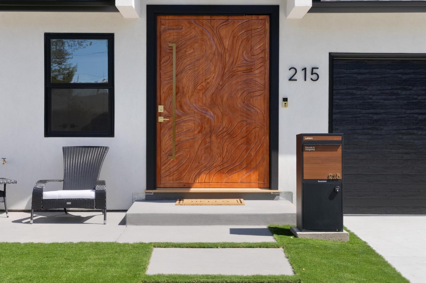 Detail Gallery Image 3 of 70 For 215 Lauella Ct, Mountain View,  CA 94041 - 3 Beds | 2/1 Baths