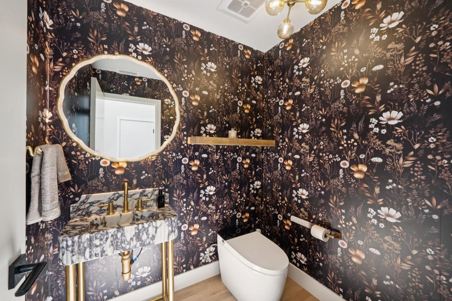 Detail Gallery Image 34 of 70 For 215 Lauella Ct, Mountain View,  CA 94041 - 3 Beds | 2/1 Baths